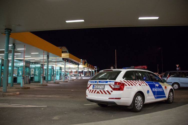 határ police