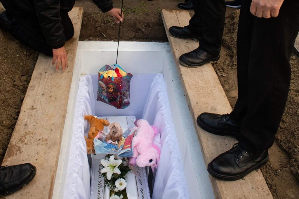 Egy kép Kovács Bea fotóriporter Pillangólány című sorozatából, amellyel elnyerte az André Kertész-nagydíjat.