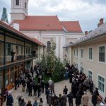 Kolozsváron felszentelték a felújított evangélikus templomot és püspöki székházat