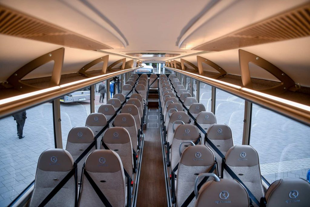 Bemutatták az Inter Traction Electrics Kft. új távolsági autóbuszát Debrecenben