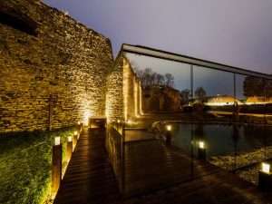 A tatai Platán melletti várárok újragondolása. varrodesign