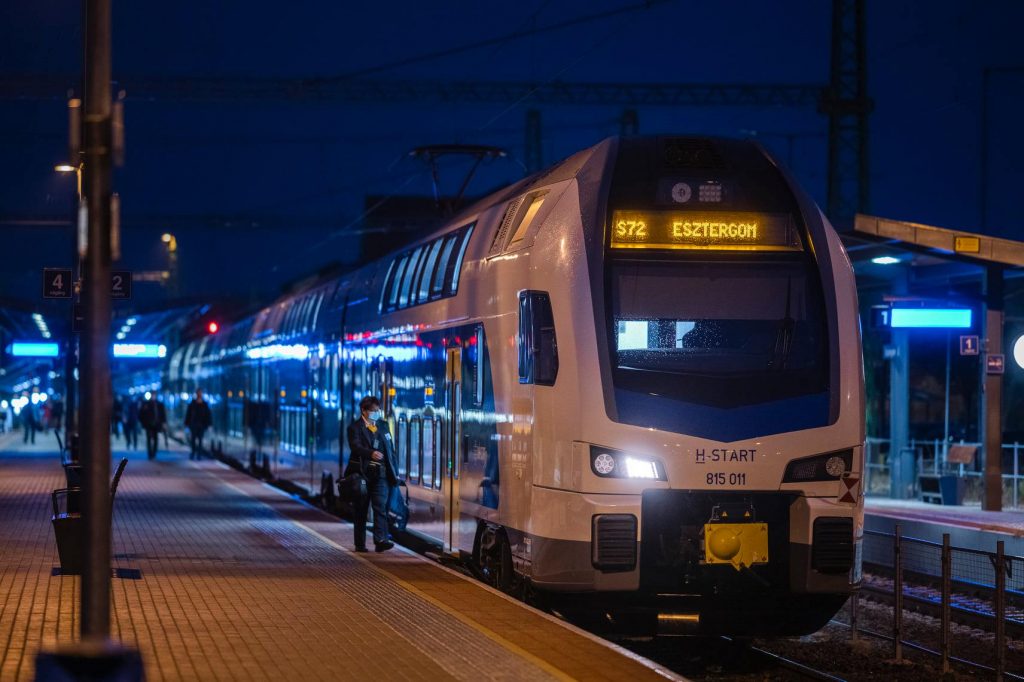 máv emeletes vonat Déli pályaudvar