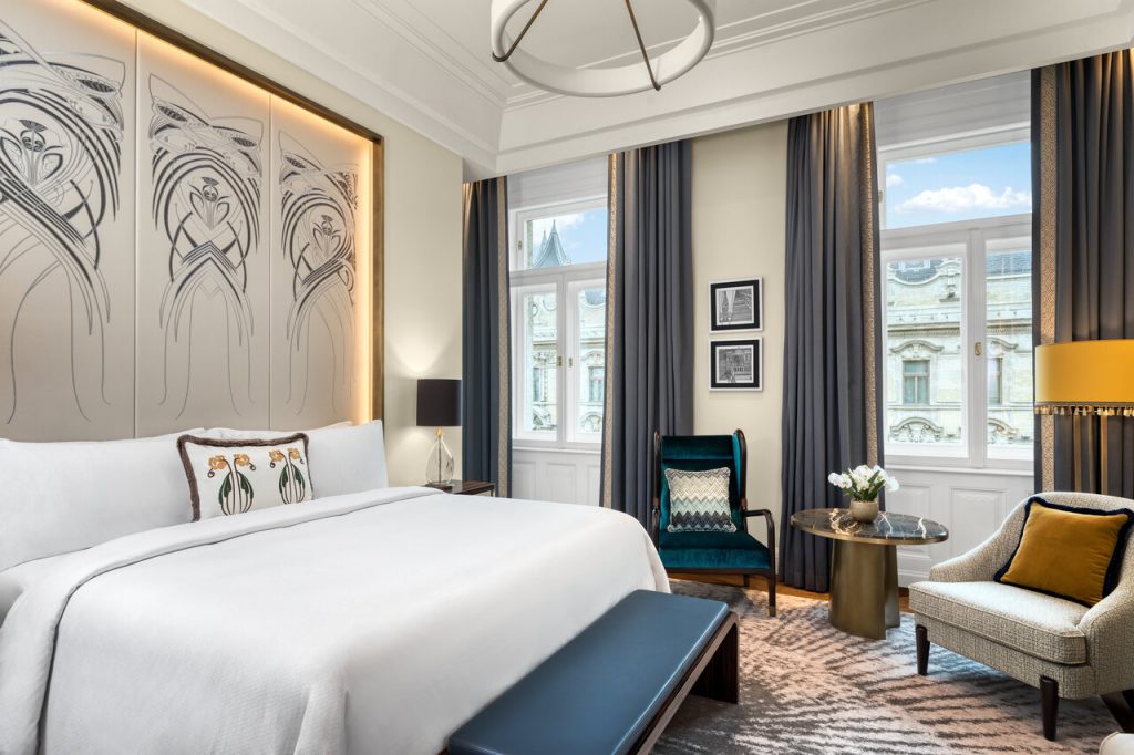 Deluxe Room King Bed