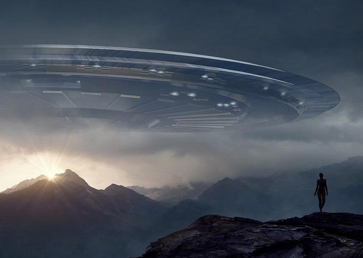 UFO földön kívüli idegen űrhajó fénysebesség űrutazás űrobjektum