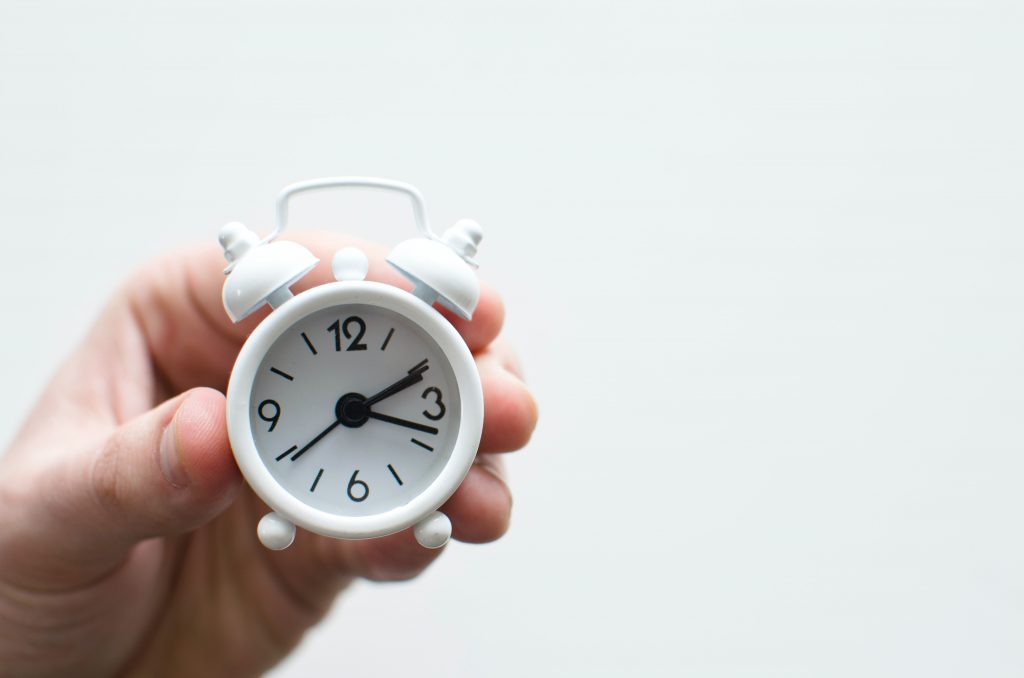 óra, clock