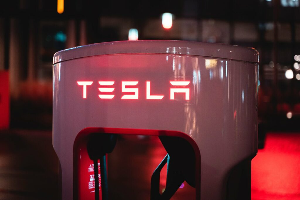 Tesla töltőállomás