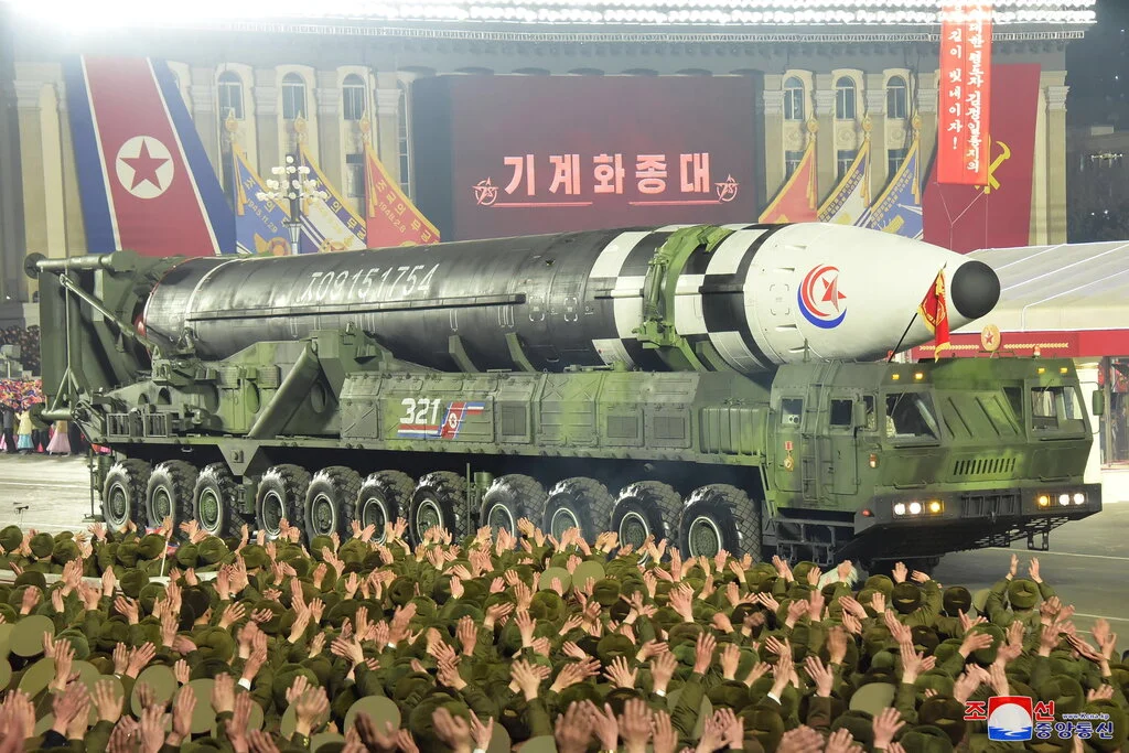 Észak-Korea katonai parádé