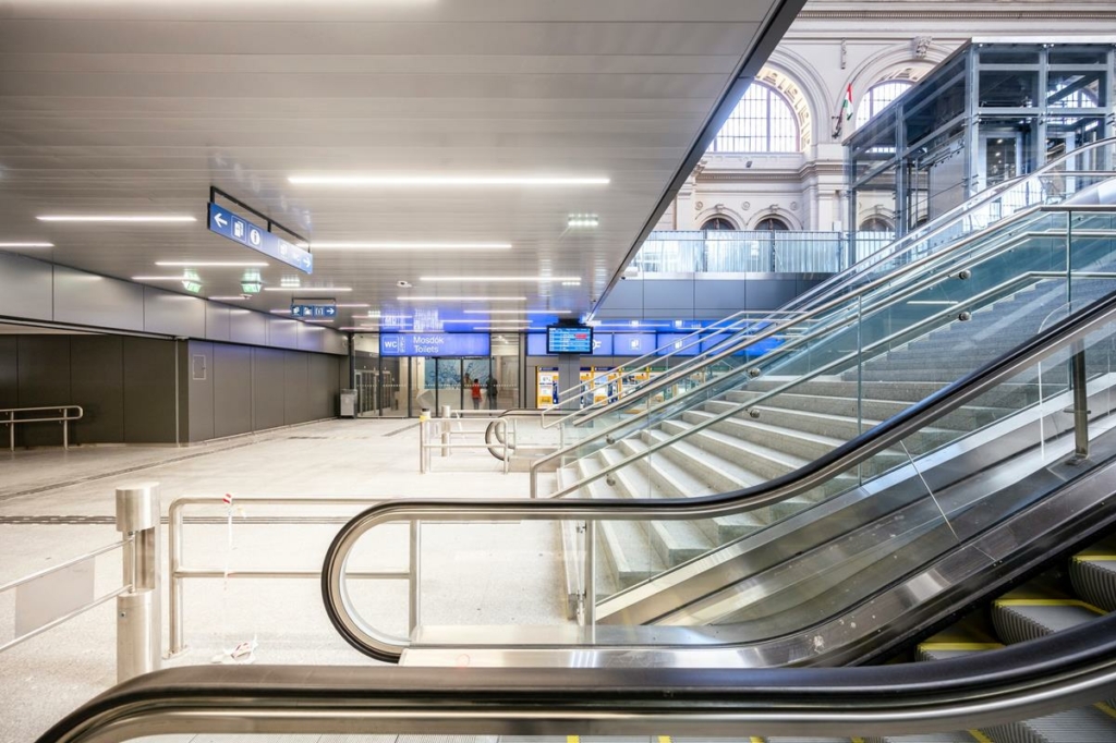 A budapesti Keleti pályaudvar akadálymentes utascentruma 2023. április 25-én.