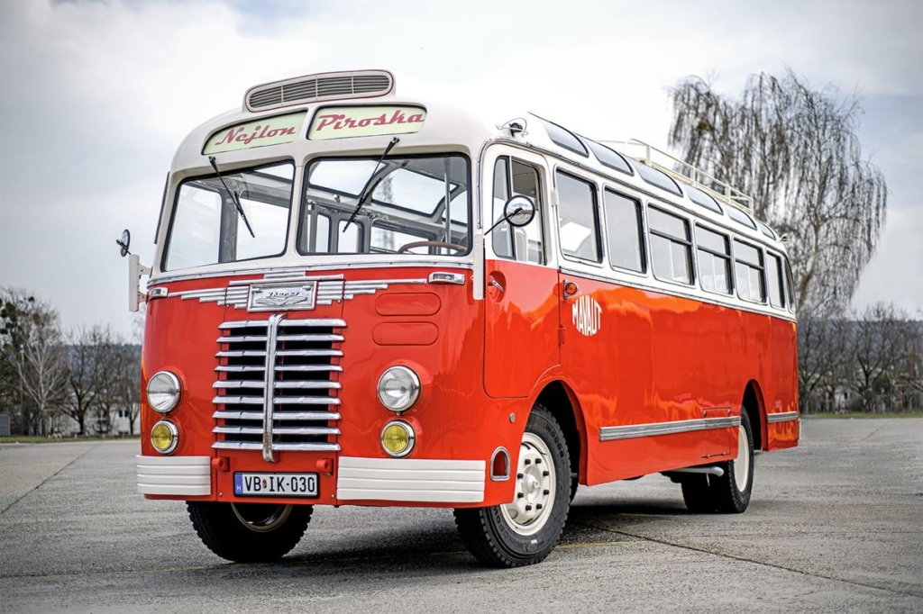 Nejlon_Piroska_adventi_nosztalgiajaratok_Volanbusz_20231121