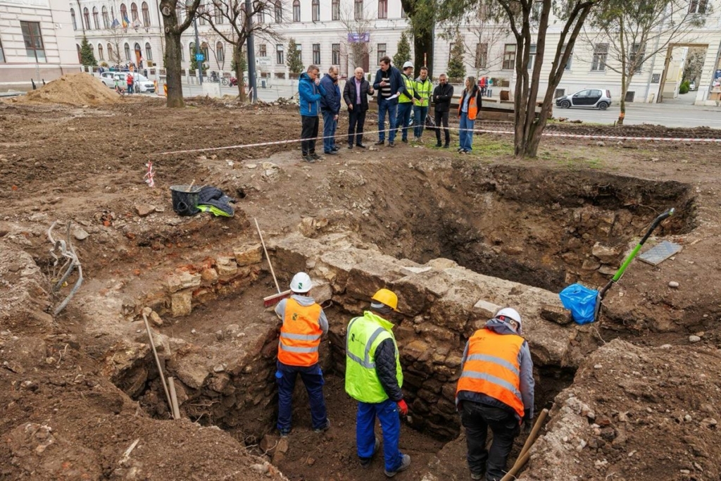 Kolozsvár római kori falrész feltárása.