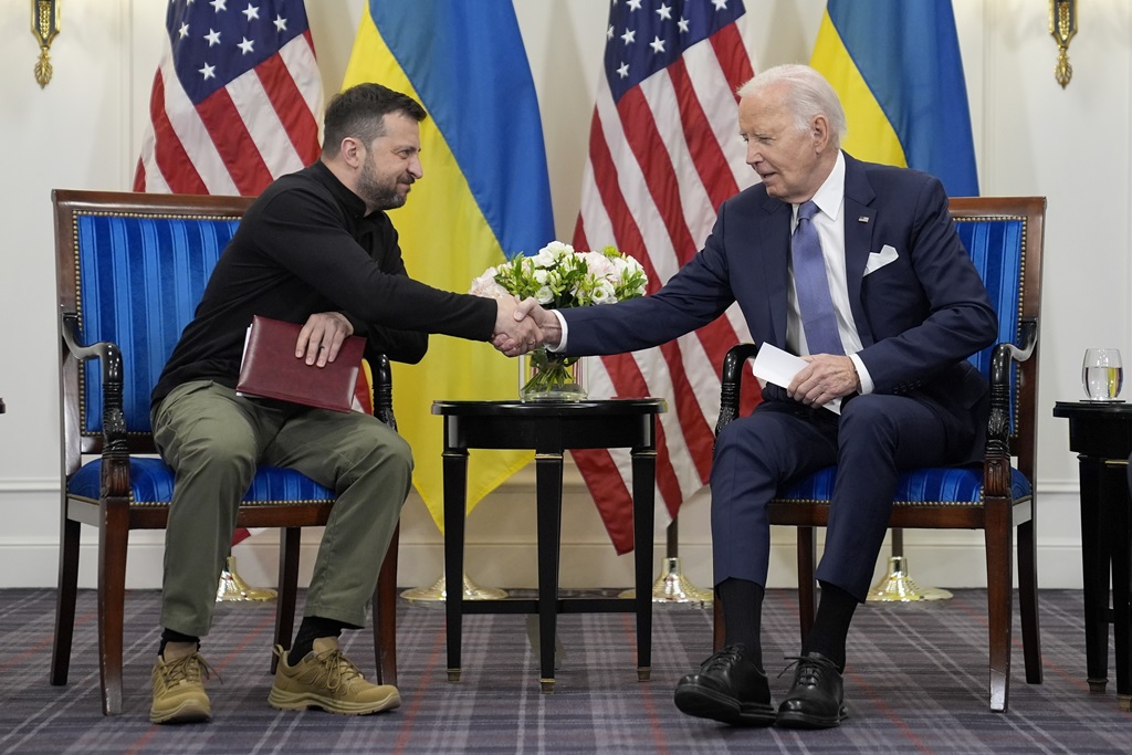 biden zelenszkij harkiv párizs győzelmi terv