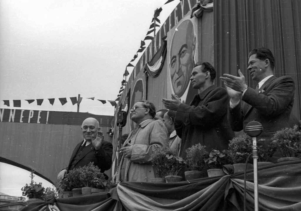 Rákosi Mátyás, Szakasits Árpád, Rajk László és Marosán György 1947-ben (Fortepan, Berkó Pál)