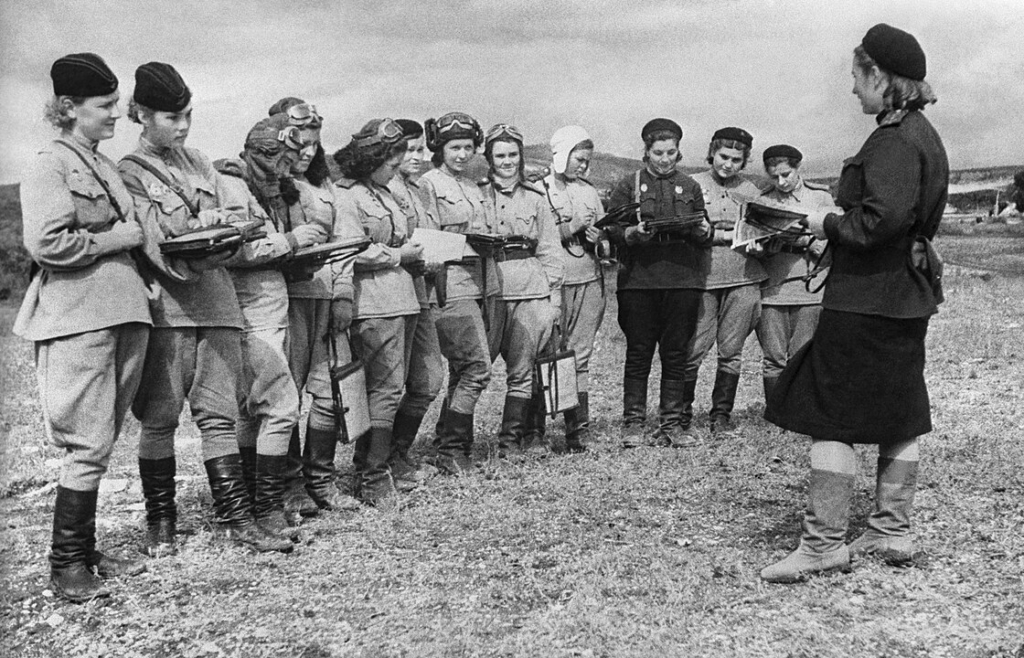 éjszakai boszorkány női bombázók