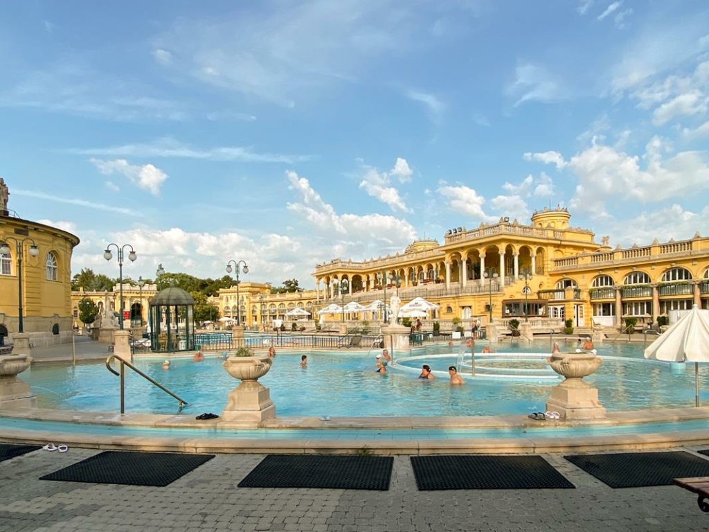 Széchenyi gyógyfürdő Budapest turizmus Magyarország