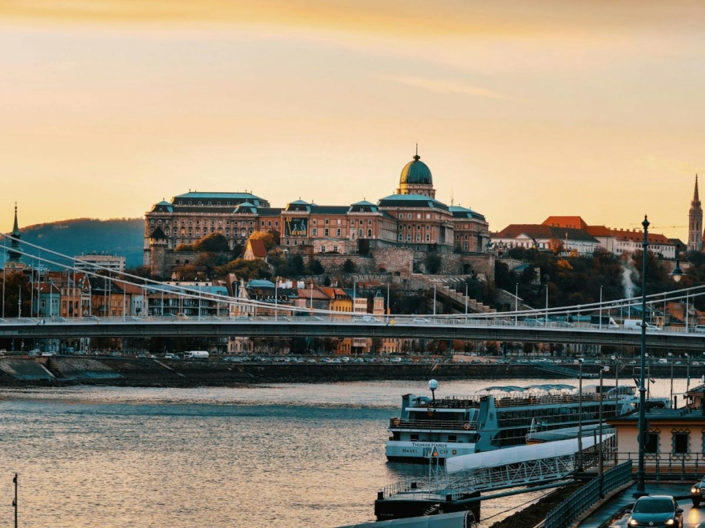 budai vár influenszerek naplemente duna bkk budapest Magyarország és Közép-Európa nagy része egy ritka meteorológiai jelenségnek lesz tanúja a jövő héten