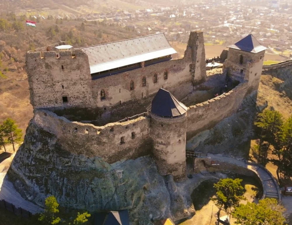 Hallottál ezekről a titokzatos magyar várakról