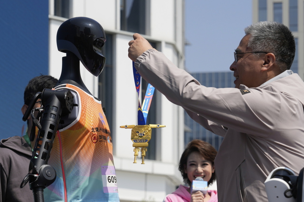 Kína Peking Maraton humanoid robotok