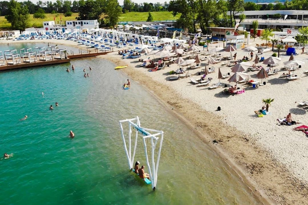 Lupa beach, Budapest, homokos tengerpart
