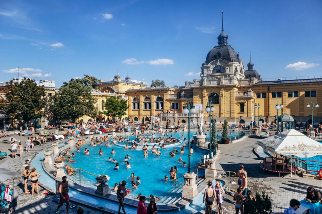 Budapest Széchenyi fürdő nyár forróság hőség