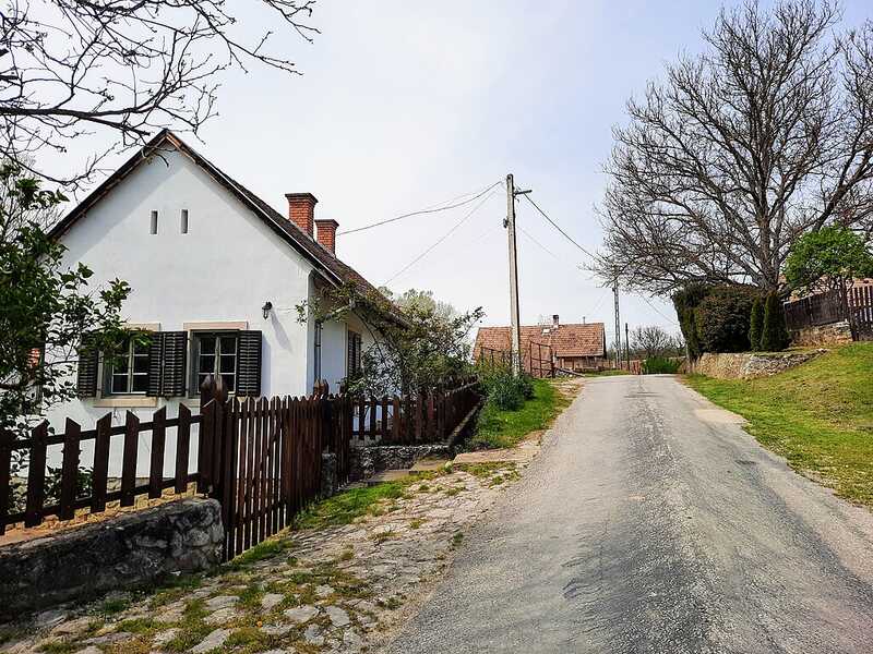 Szentkatalin utcakép szegénység (1)