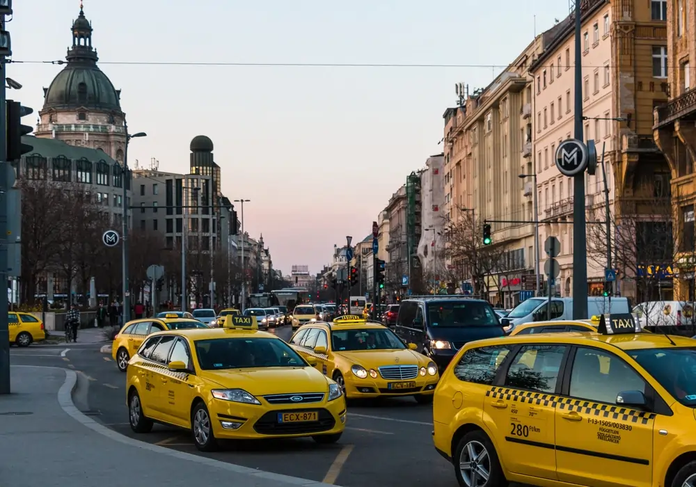 taxi Budapest kamera hangfelvétel szigorítás magyarország BL-döntő