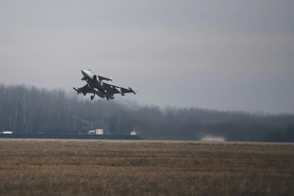 Újabb orosz katonai gépeket fogtak el a magyar Gripenek