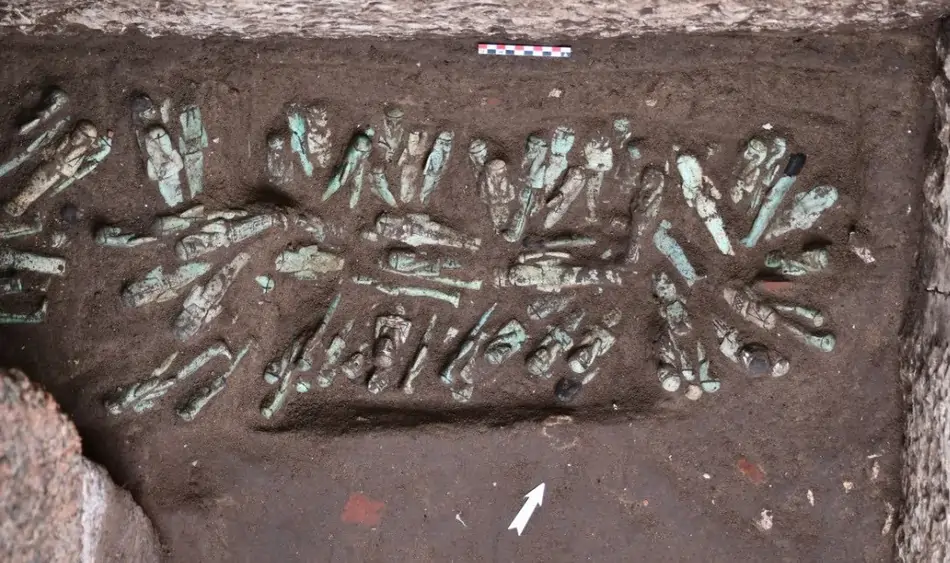 Az ásatás során összesen 225 usépti került elő, mindegyik III. Sesonkh király nevét viselte.
