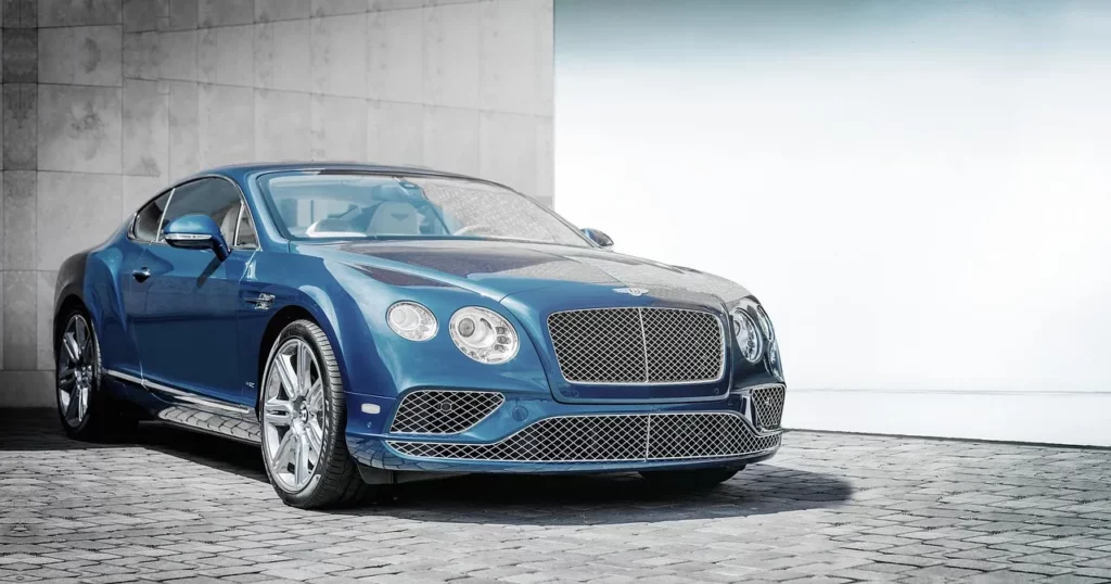 Abu Dhabi second hand cars displayed in a used car market for buyers and exporters