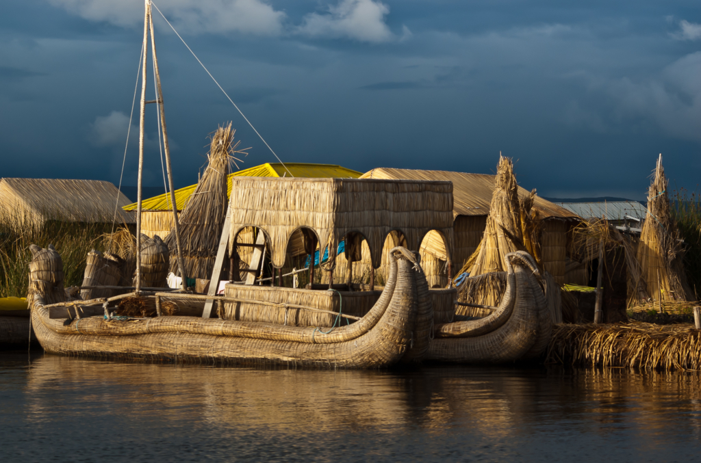 Úszó falu a Titicaca-tónál.